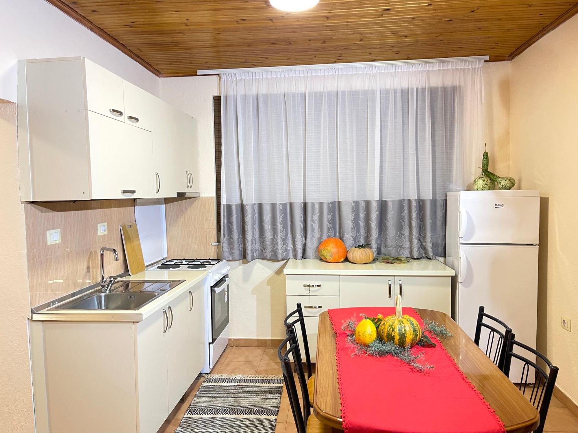 Shkodra Guest House & Trips Zewnętrze zdjęcie