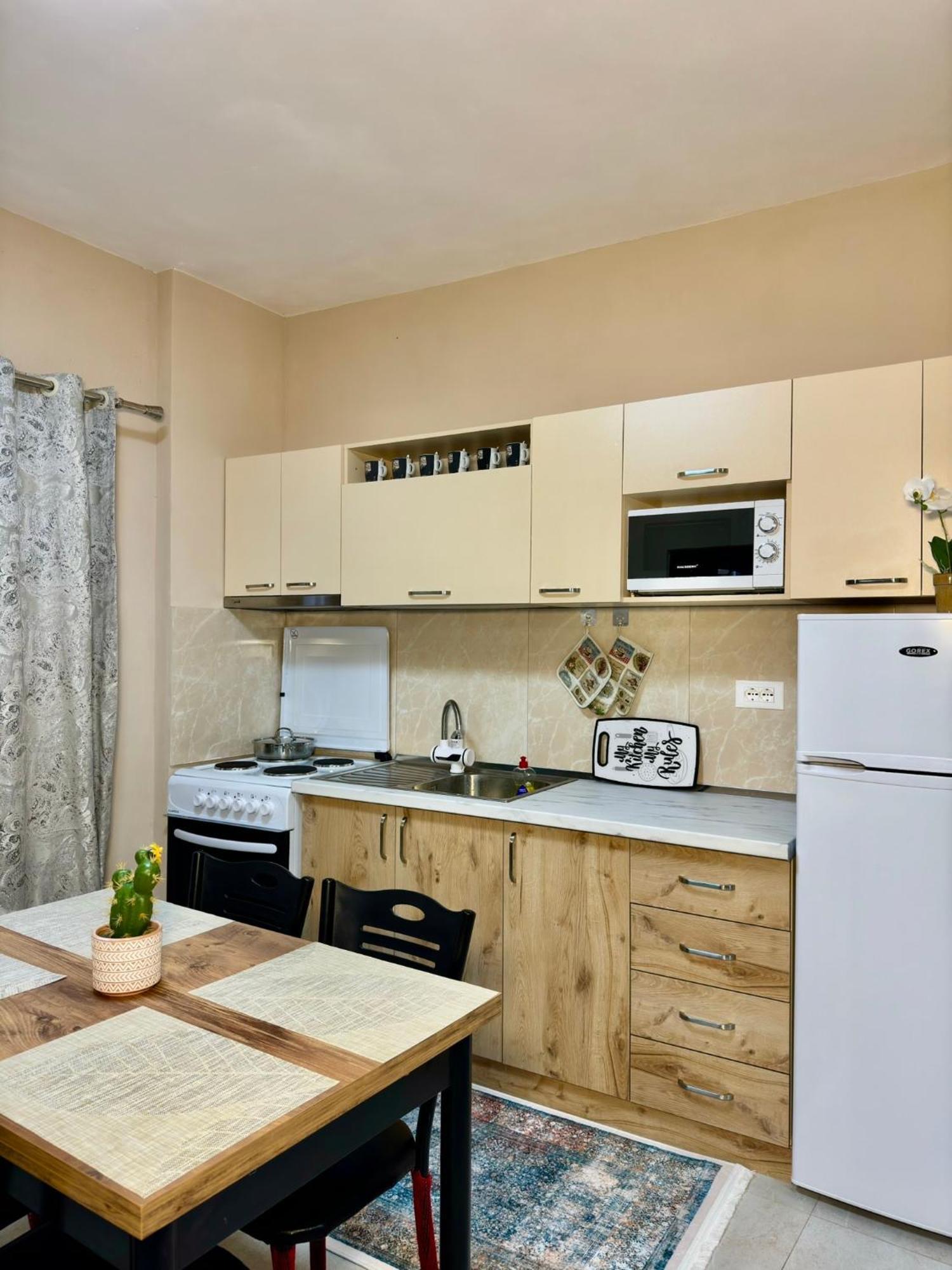 Shkodra Guest House & Trips Zewnętrze zdjęcie