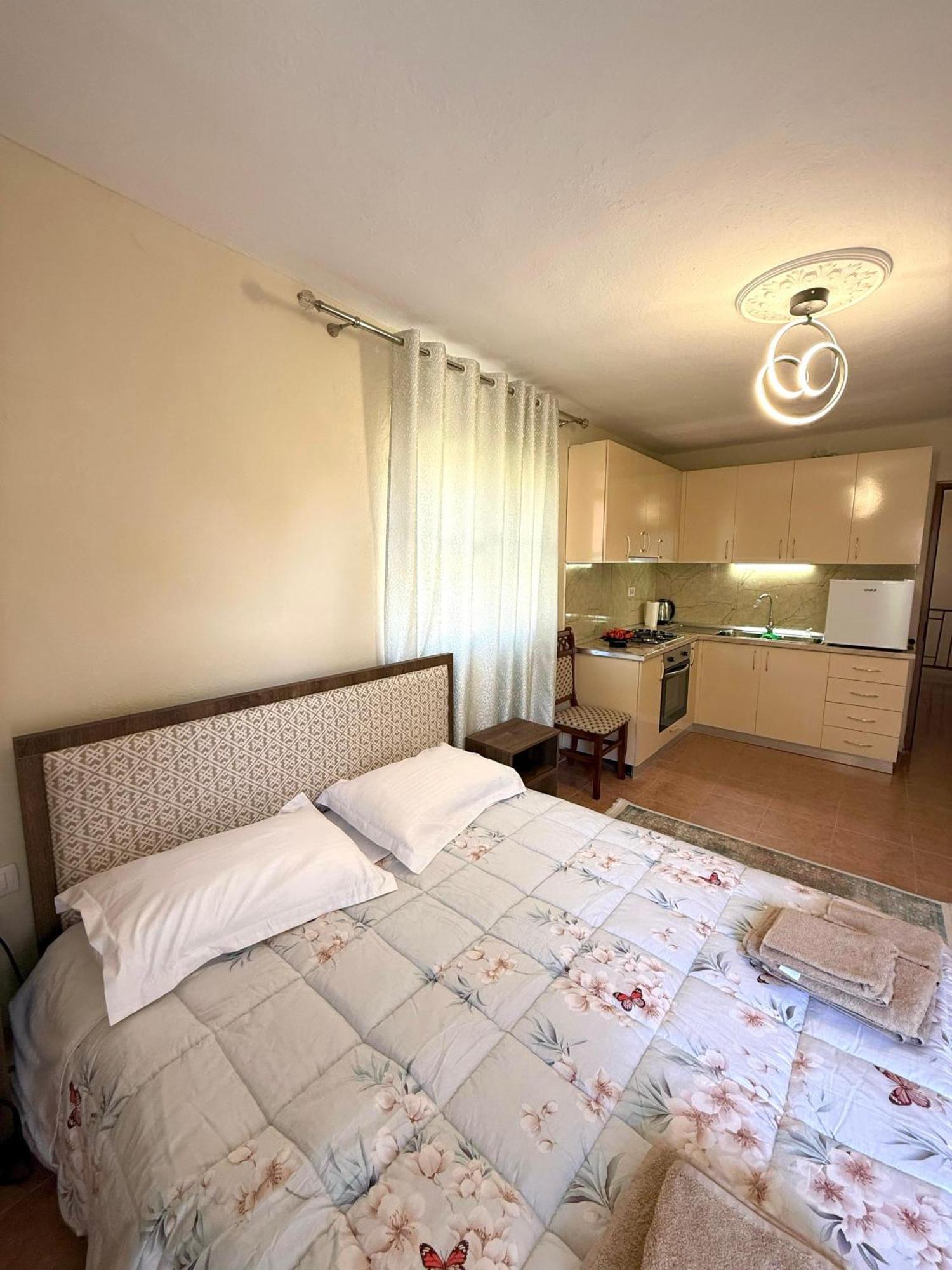 Shkodra Guest House & Trips Zewnętrze zdjęcie