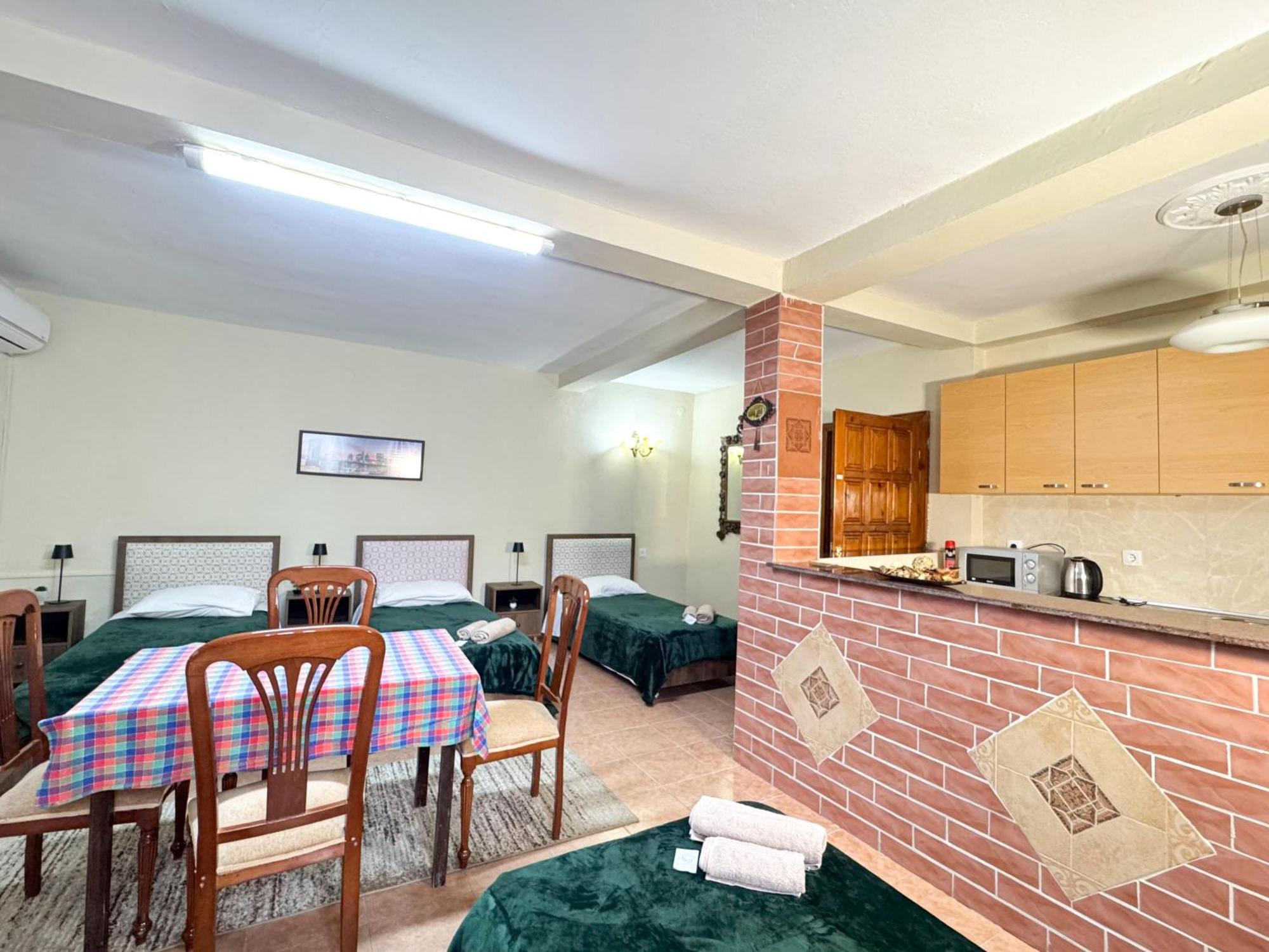 Shkodra Guest House & Trips Zewnętrze zdjęcie