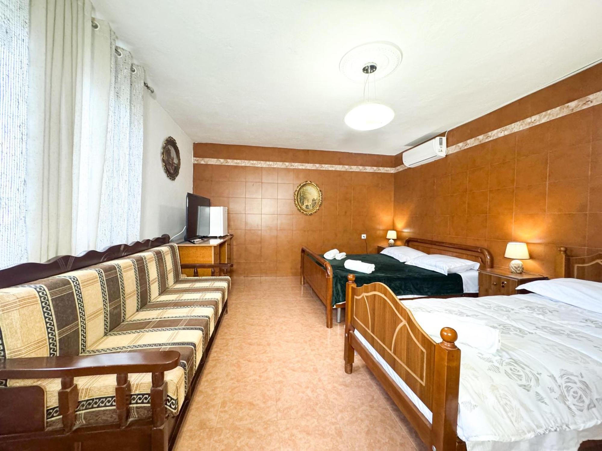Shkodra Guest House & Trips Zewnętrze zdjęcie
