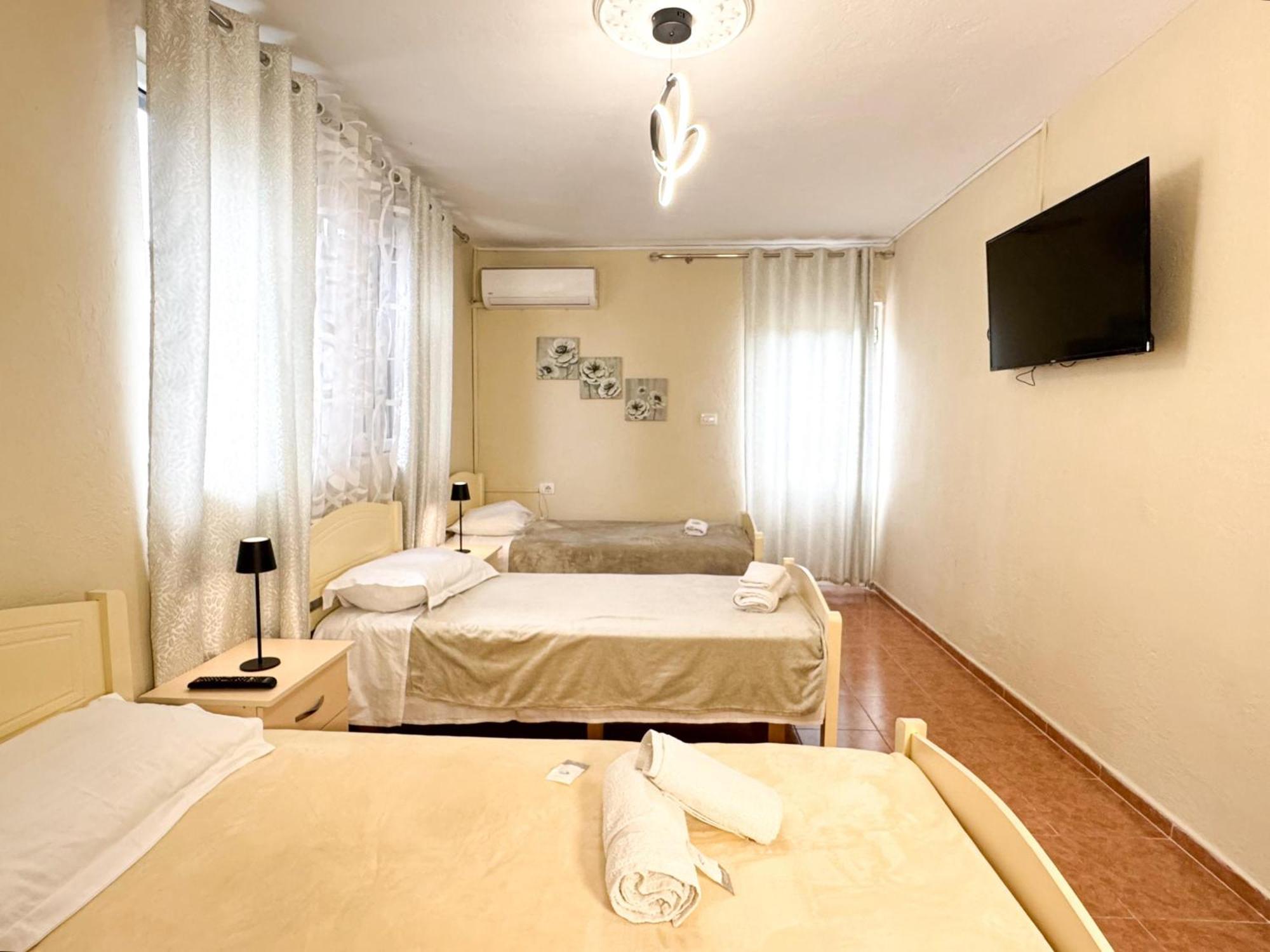 Shkodra Guest House & Trips Zewnętrze zdjęcie